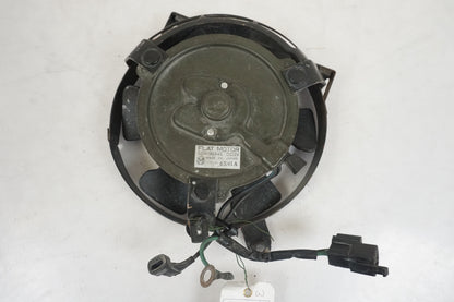 Vänster sida på Vattenkylfläkt från en Honda XRV 750 -1997 motorcykel.