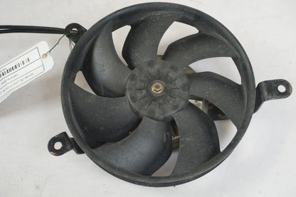 Baksidan på Vattenkylfläkt från en Honda CB 1300 F -2004 motorcykel.