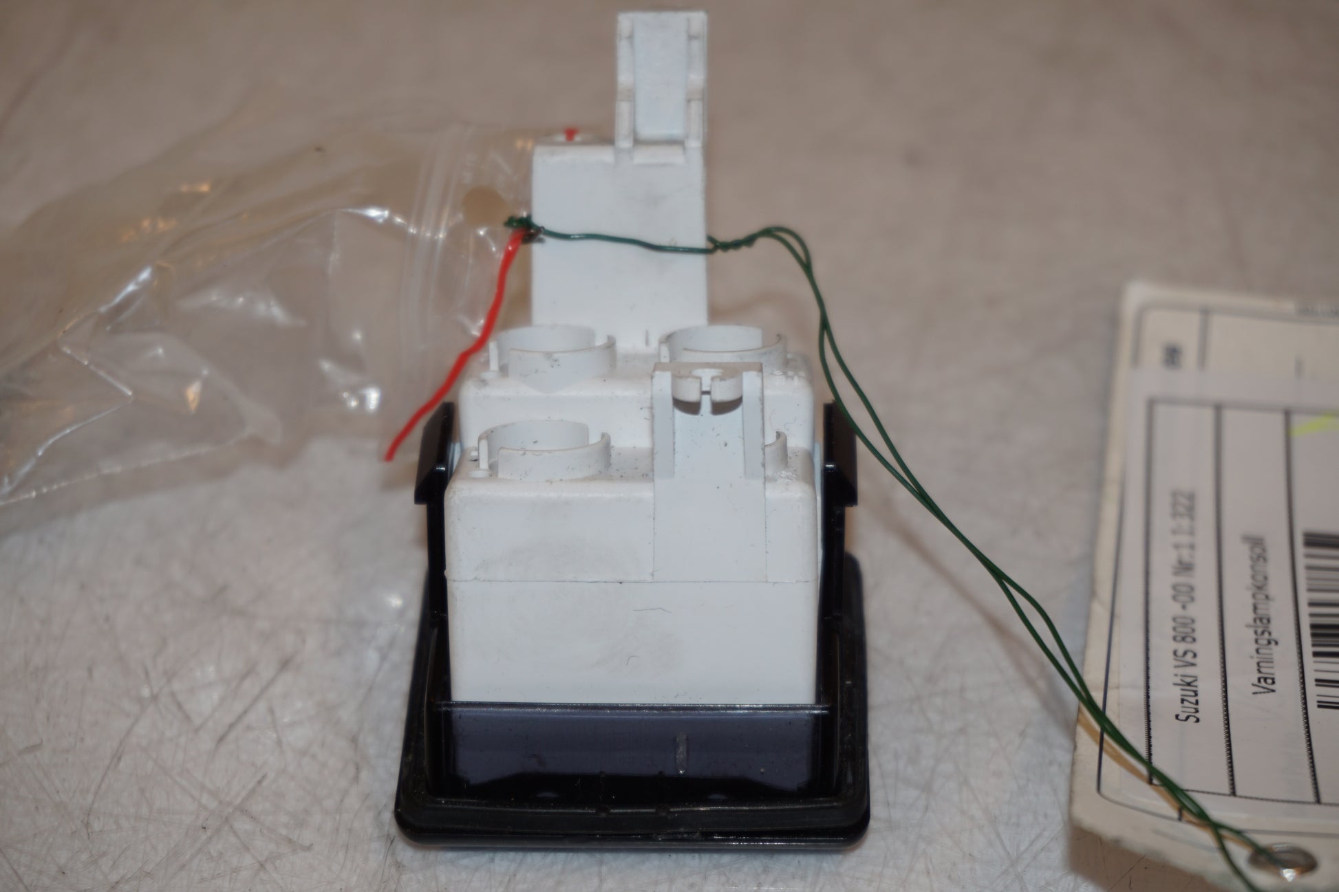 Höger sida på Varningslampkonsoll från en Suzuki VS 800 -2000 motorcykel.