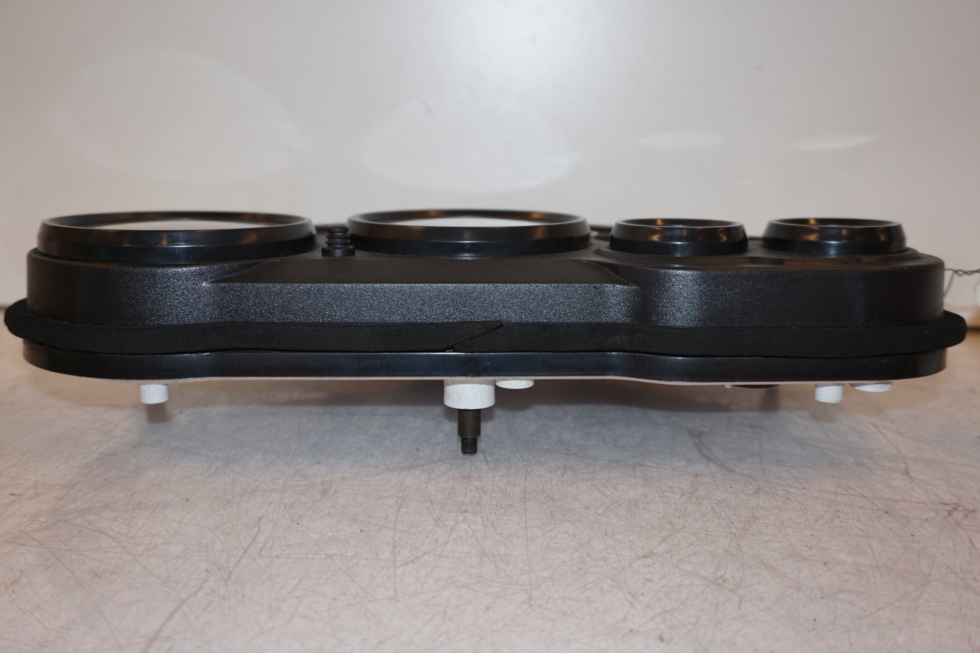 Baksidan på Instrumentpanel från en Suzuki GSX 600 F -2000 motorcykel.