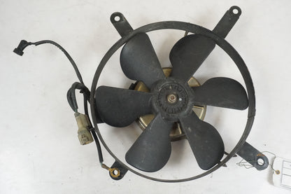 Framsidan på Vattenkylfläkt från en Honda CBR 1100 XX -1997 motorcykel.