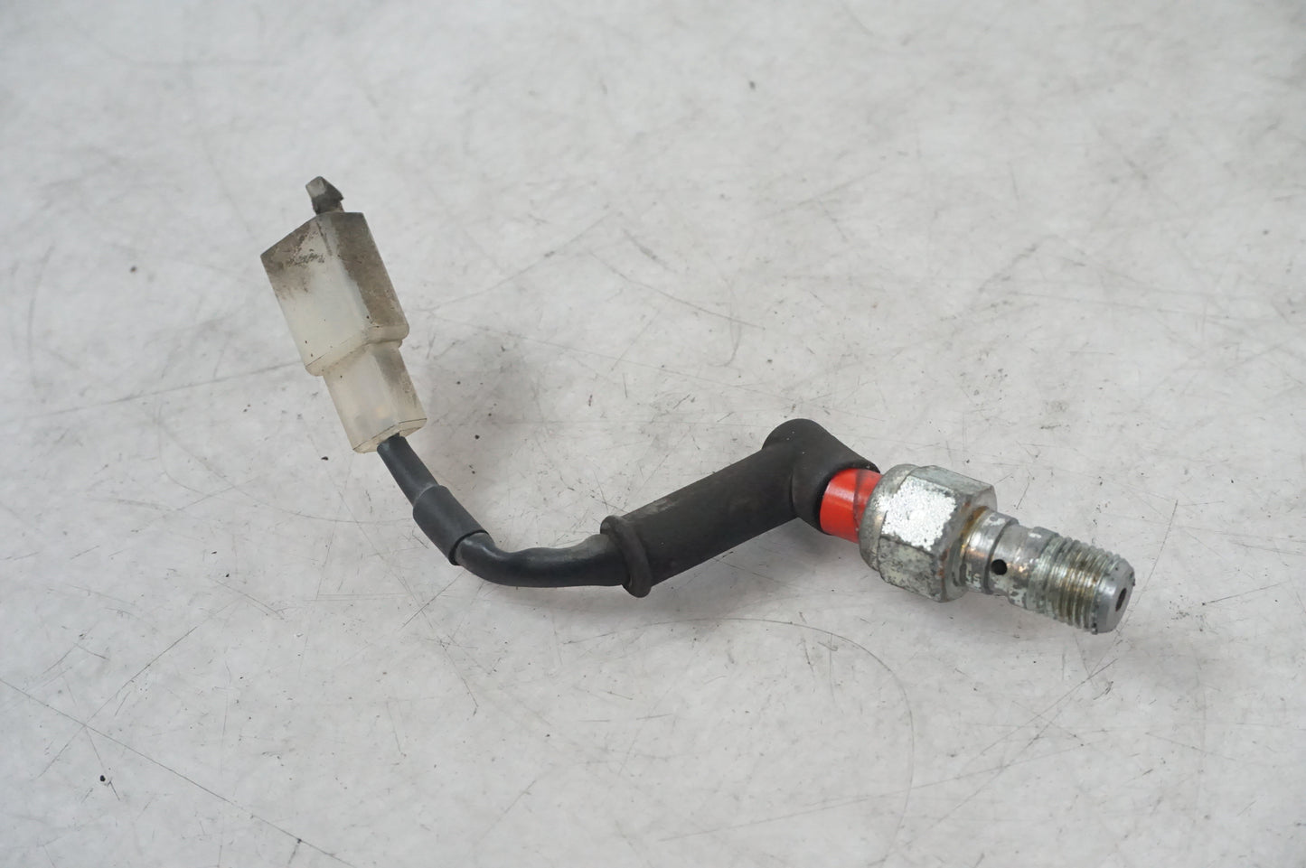 Contact de feu de frein