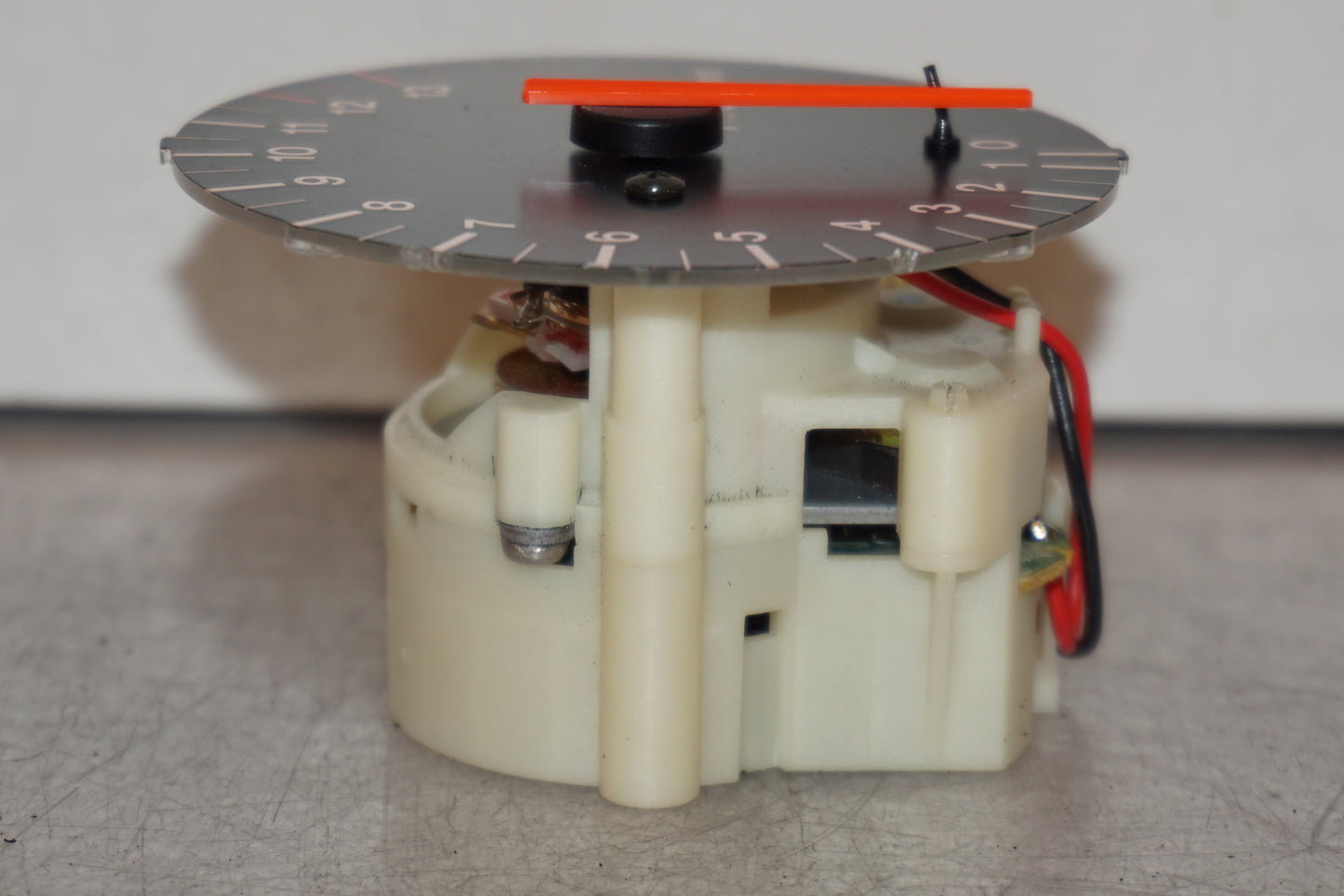 Höger sida på Varvräknare från en Suzuki RF 900 R -1998 motorcykel.