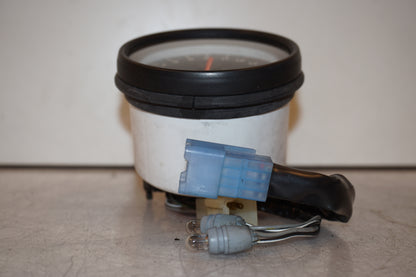 Höger sida på Varvräknare från en Suzuki RF 900 R -1998 motorcykel.