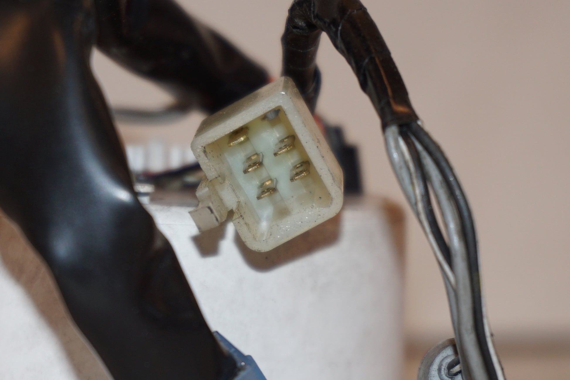 Extrabild3 på Varvräknare från en Suzuki RF 900 R -1998 motorcykel.