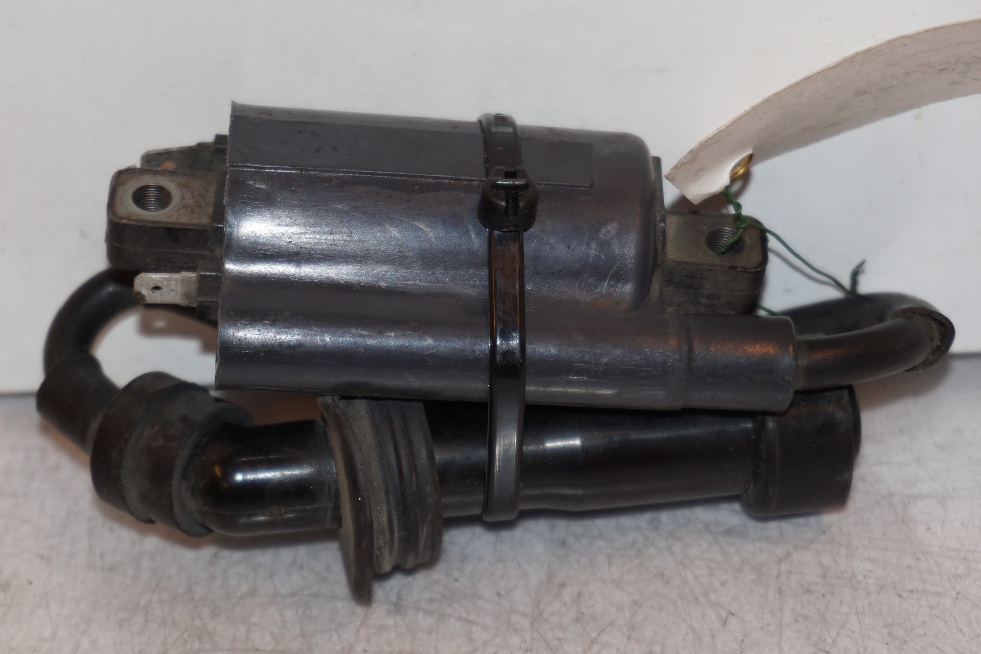 Baksidan på Tändspole från en Yamaha TDM 850 -1996 motorcykel.