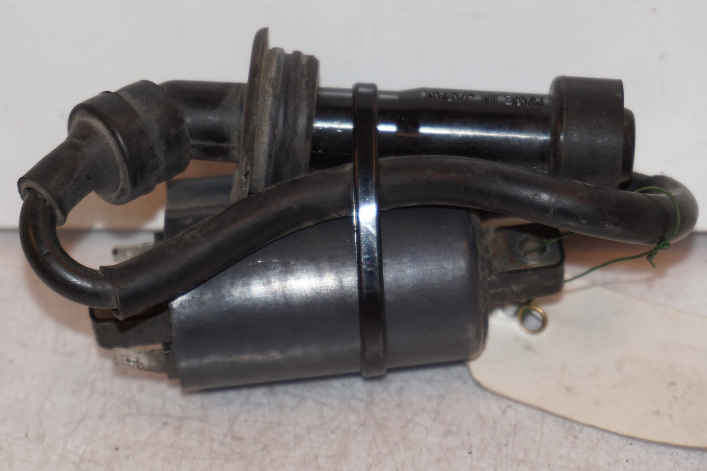 Vänster sida på Tändspole från en Yamaha TDM 850 -1996 motorcykel.