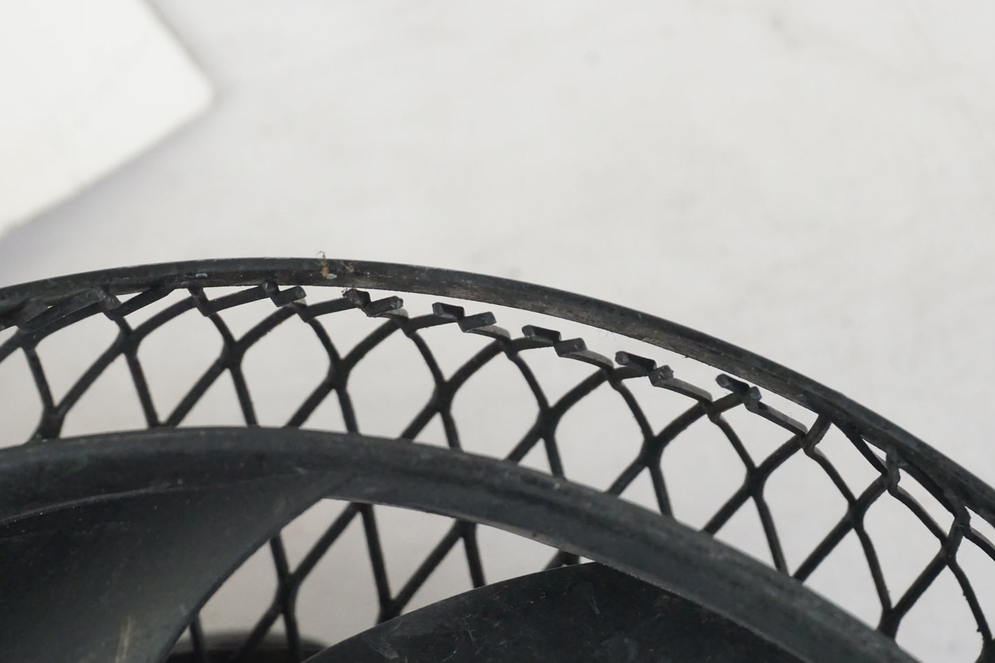 Höger sida på Vattenkylfläkt från en Kawasaki ZZR 1200 -2002 motorcykel.