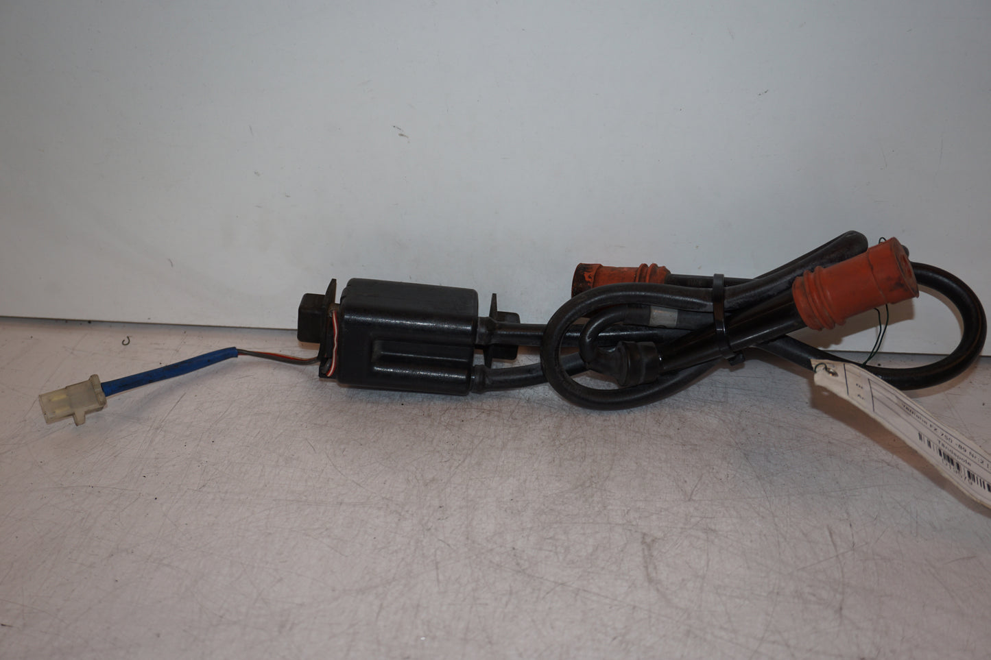 Baksidan på Tändspole från en Yamaha FZ 750 -1989 motorcykel.