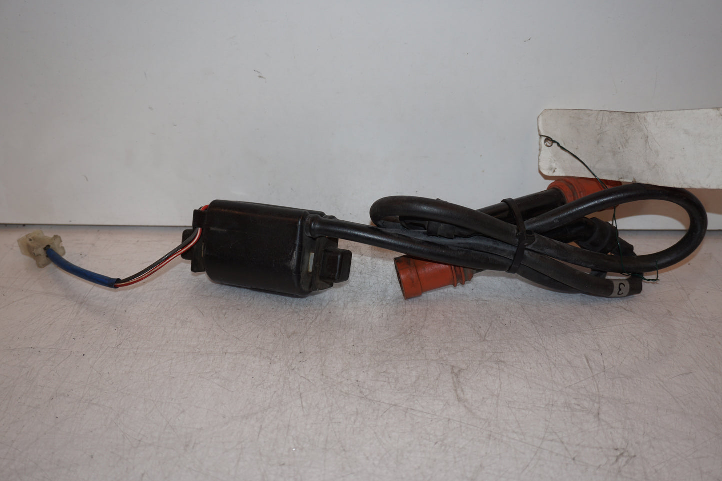 Höger sida på Tändspole från en Yamaha FZ 750 -1989 motorcykel.