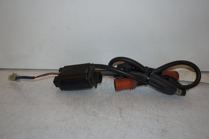 Vänster sida på Tändspole från en Yamaha FZ 750 -1989 motorcykel.