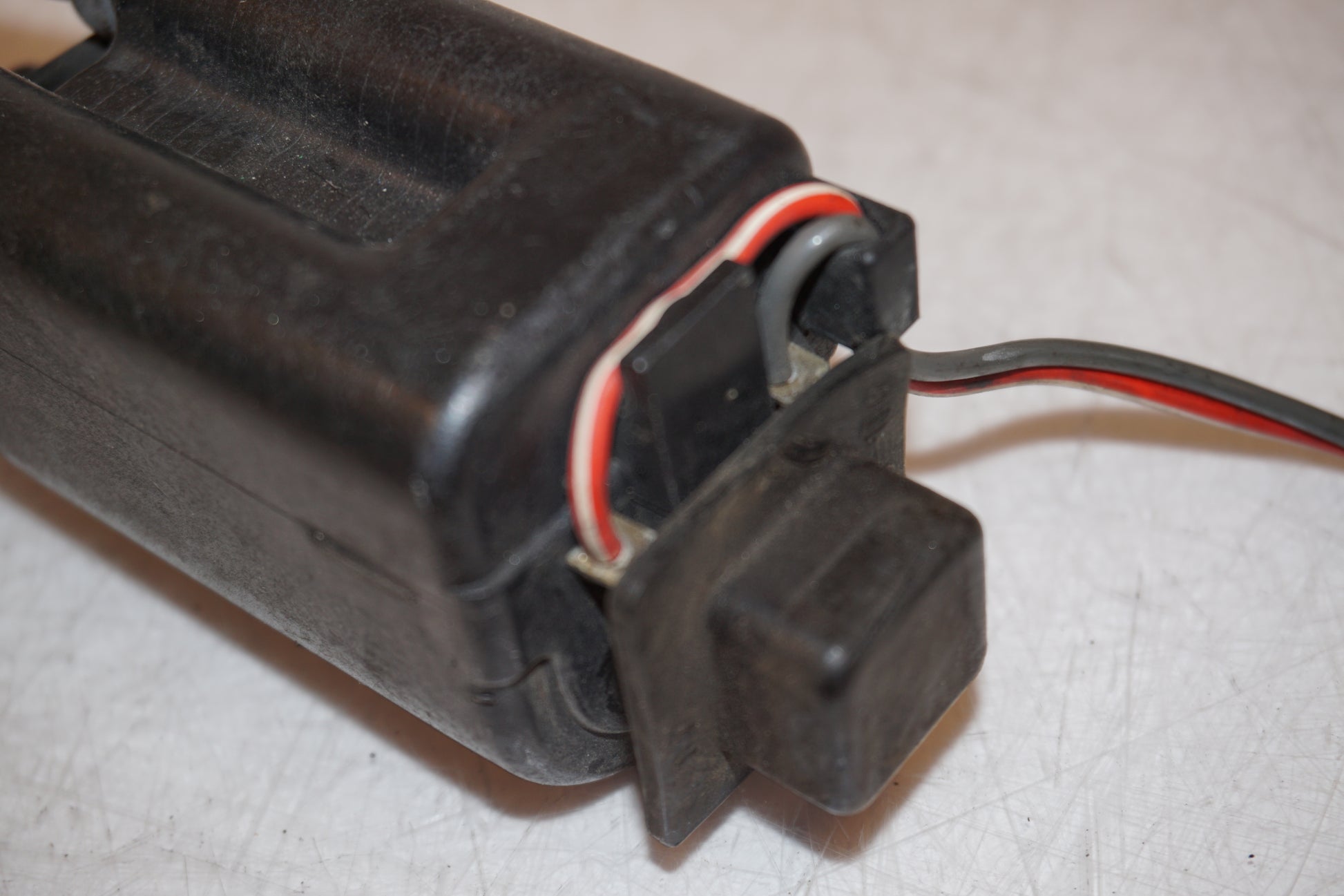 Extrabild1 på Tändspole från en Yamaha FZ 750 -1989 motorcykel.