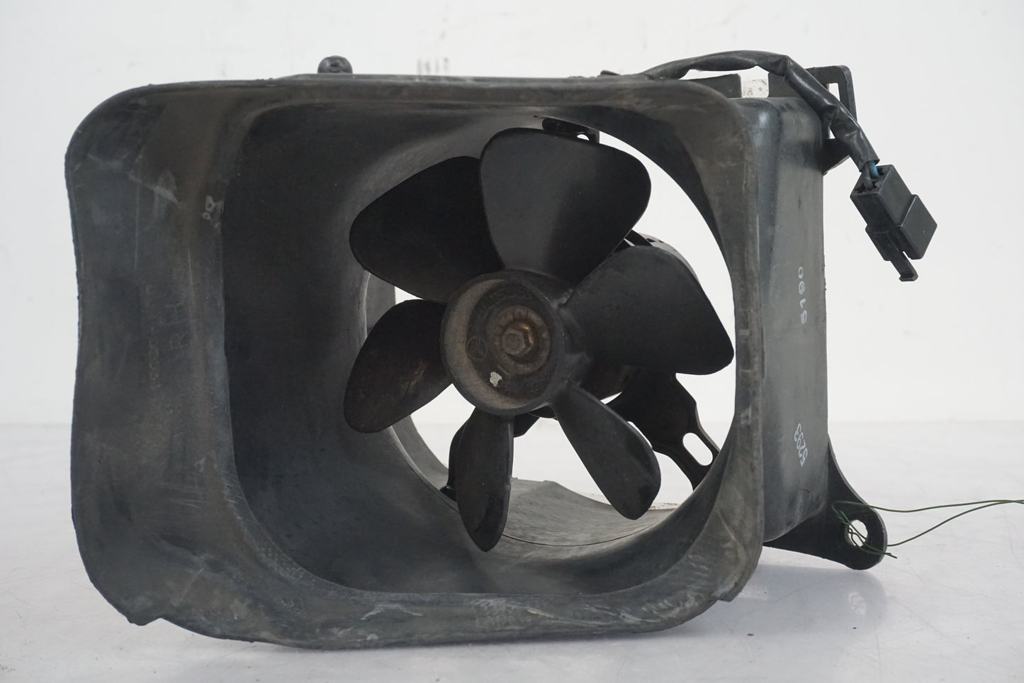 Framsidan på Vattenkylfläkt från en Honda GL 1500 -1998 motorcykel.