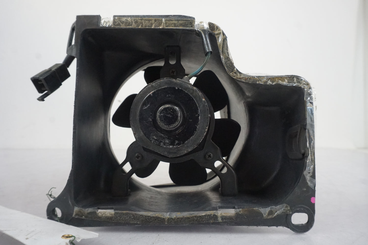 Extrabild4 på Vattenkylfläkt från en Honda GL 1500 -1998 motorcykel.