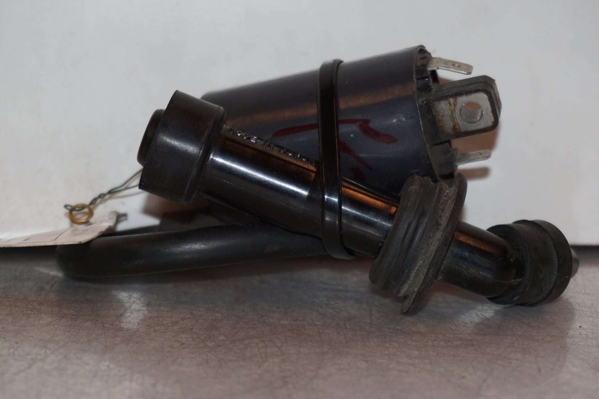 Vänster sida på Tändspole från en Yamaha TDM 850 -1996 motorcykel.