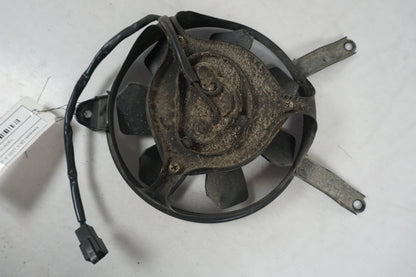 Höger sida på Vattenkylfläkt från en Kawasaki ZR-X 1200 S -2001 motorcykel.