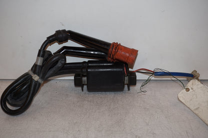 Baksidan på Tändspole från en Yamaha FZ 750 -1988 motorcykel.