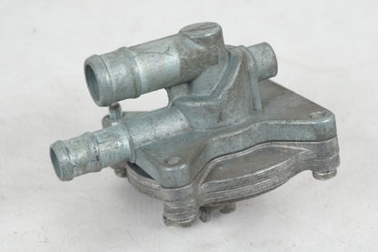 Framsidan på Bensinpump förgasare från en Honda VT 600 C -1999 motorcykel.