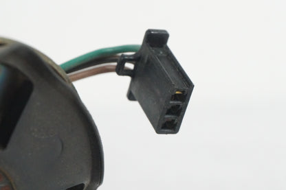 Vänster sida på Bensinpump insprut från en Honda CBR 900 RR -2000 motorcykel.