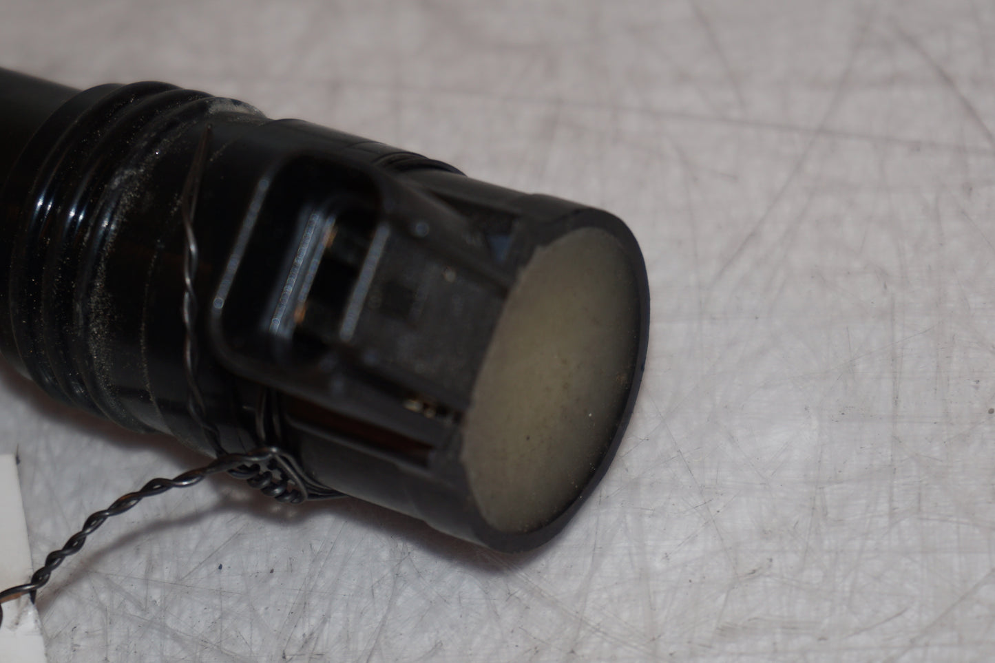 Snett nerifrån på Tändspole från en Kawasaki ZZ-R 1400 -2007 motorcykel.