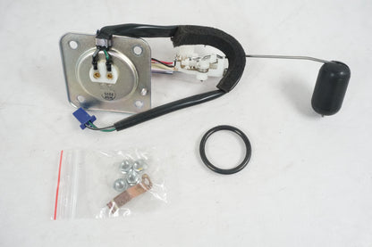 Framsidan på Bensintankgivare från en Honda VFR 800 -2005 motorcykel.