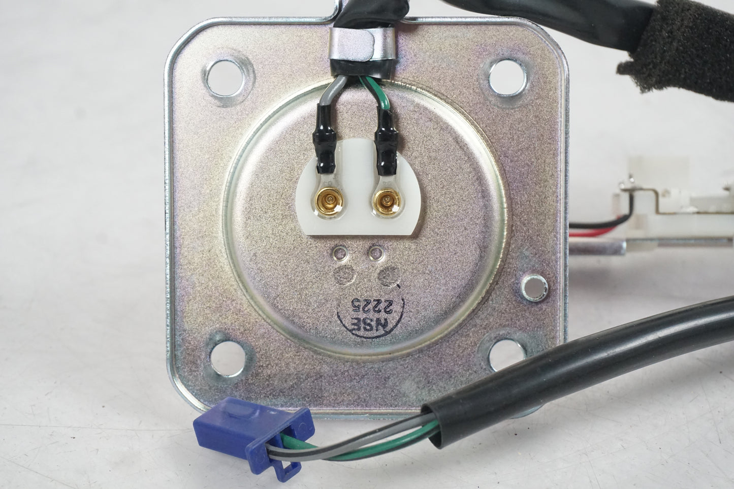 Höger sida på Bensintankgivare från en Honda VFR 800 -2005 motorcykel.