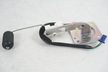 Snett uppifrån på Bensintankgivare från en Honda VFR 800 -2005 motorcykel.