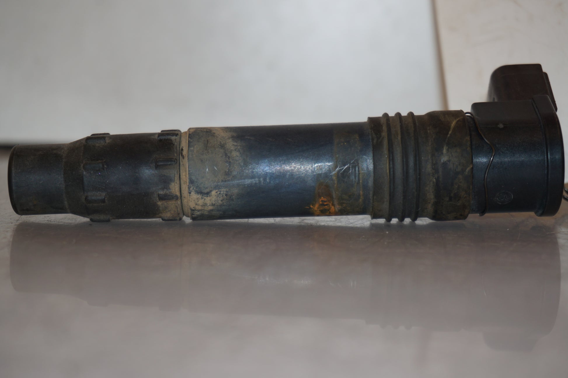 Höger sida på Tändspole från en Kawasaki Versys 650 -2007 motorcykel.