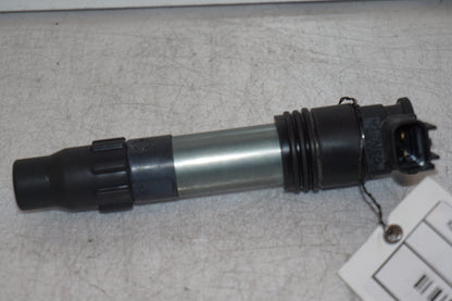 Framsidan på Tändspole från en Kawasaki Ninja 300 -2014 motorcykel.