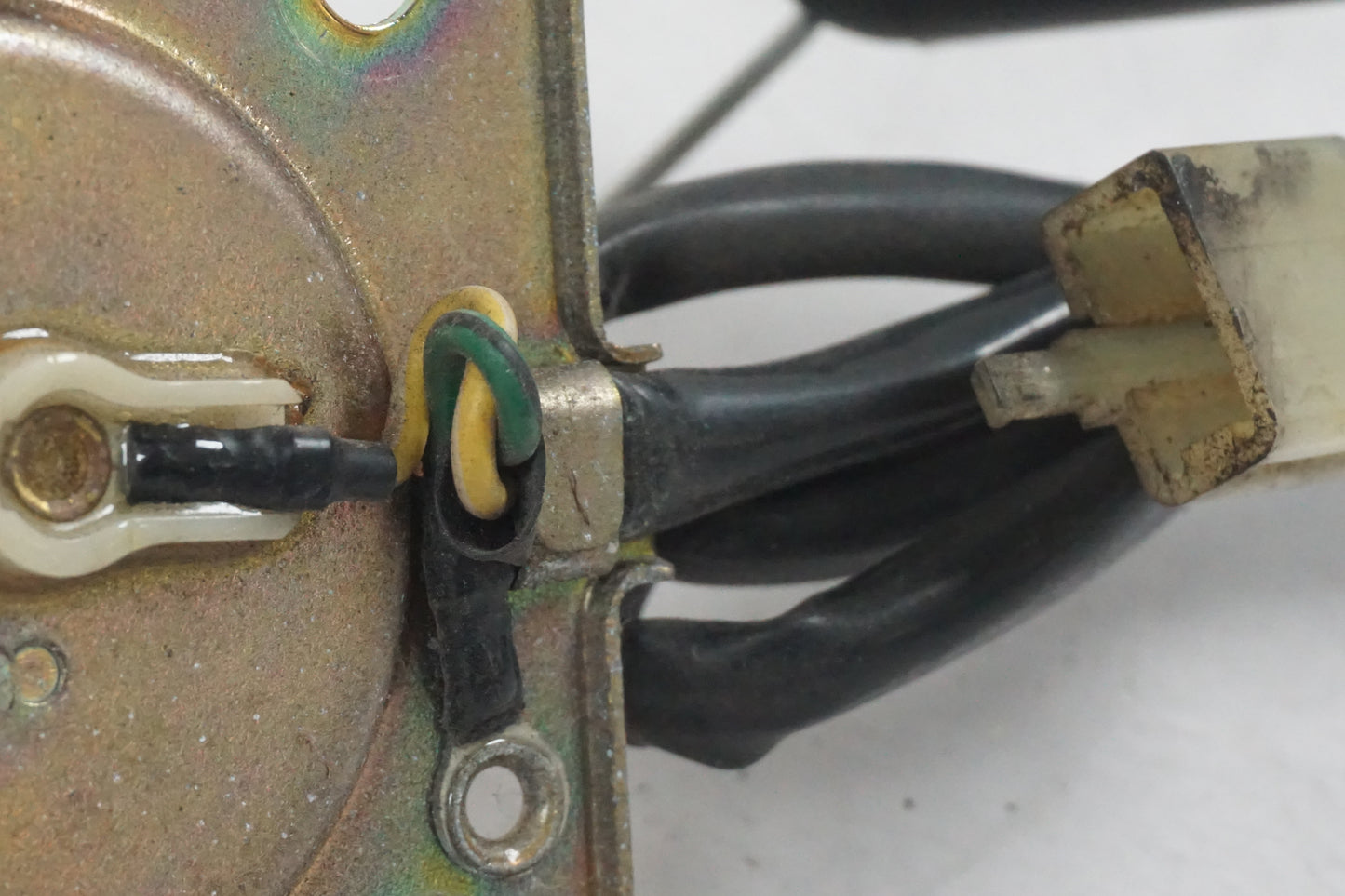 Snett uppifrån på Bensintankgivare från en Honda VF 750 S -1982 motorcykel.