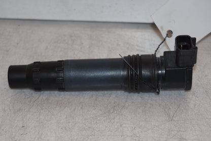 Baksidan på <p>Tändspole höger från Kawasaki ER-6N ABS.</p>

<p>Denso 129700-5359.</p> motorcykel.