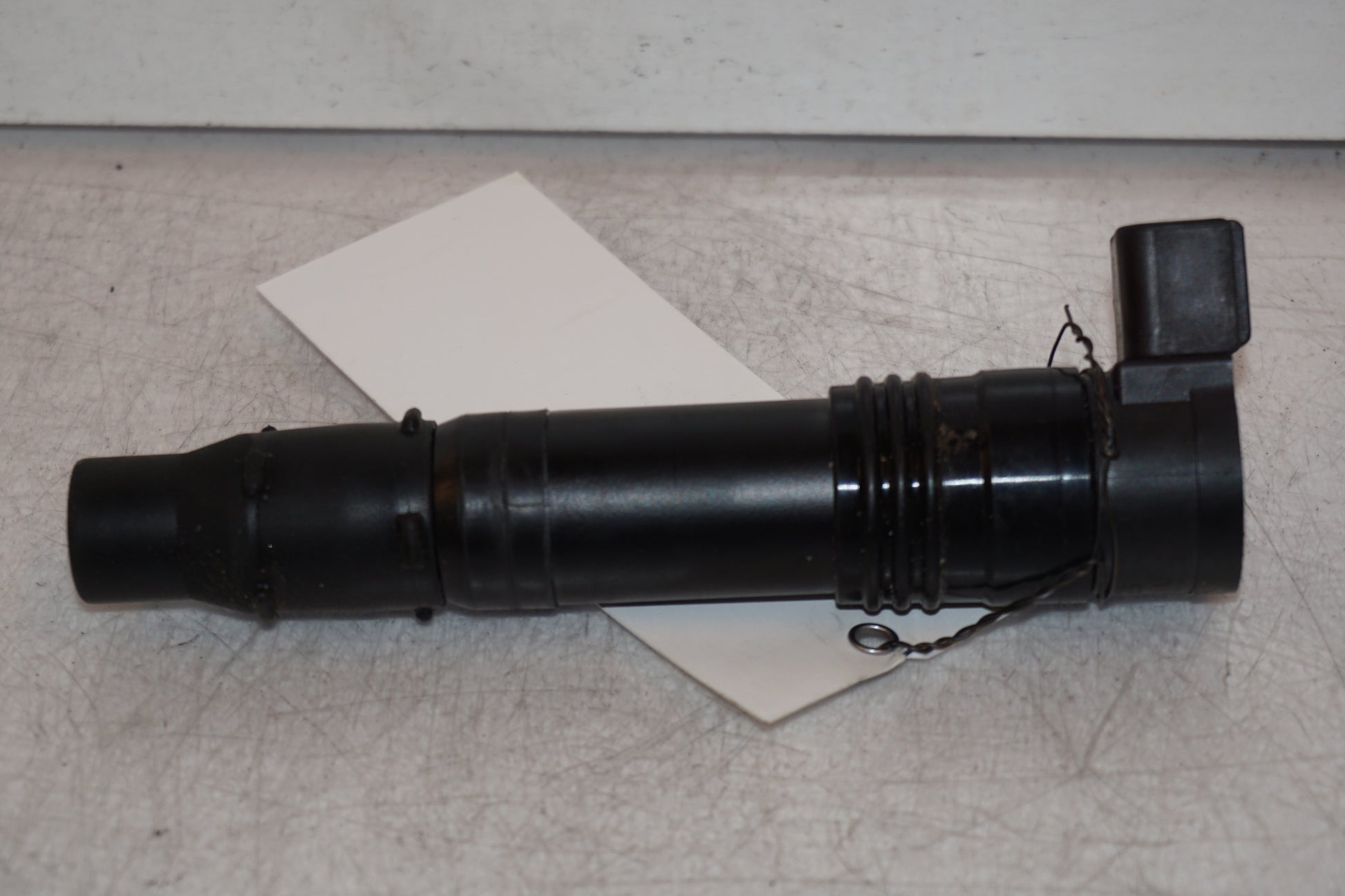 Baksidan på Tändspole från en Kawasaki ZZ-R 1400 -2007 motorcykel.