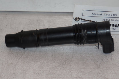 Höger sida på Tändspole från en Kawasaki ZZ-R 1400 -2007 motorcykel.