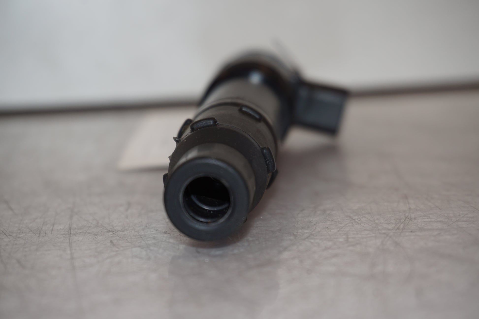 Snett uppifrån på Tändspole från en Kawasaki ZZ-R 1400 -2007 motorcykel.