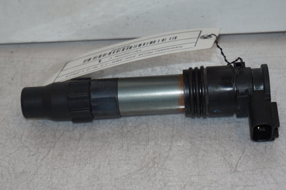 Framsidan på Tändspole från en Kawasaki Ninja 300 -2014 motorcykel.