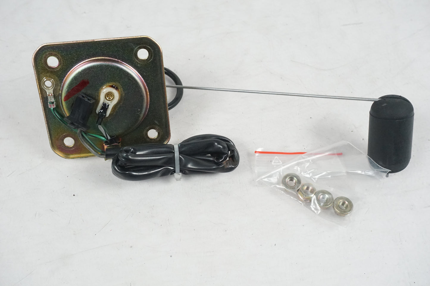 Framsidan på Bensintankgivare från en Honda VFR 750 -1990 motorcykel.