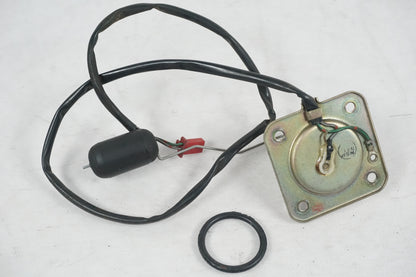 Framsidan på Bensintankgivare från en Honda CBR 1000 F -1993 motorcykel.