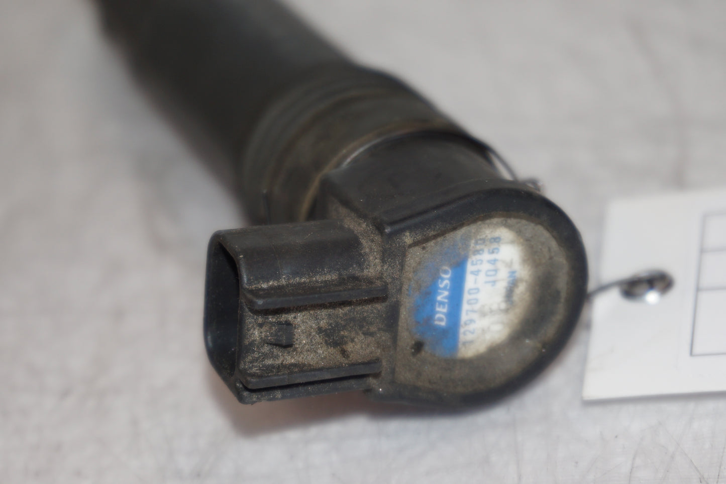 Snett nerifrån på Tändspole från en Kawasaki Z 750 -2008 motorcykel.