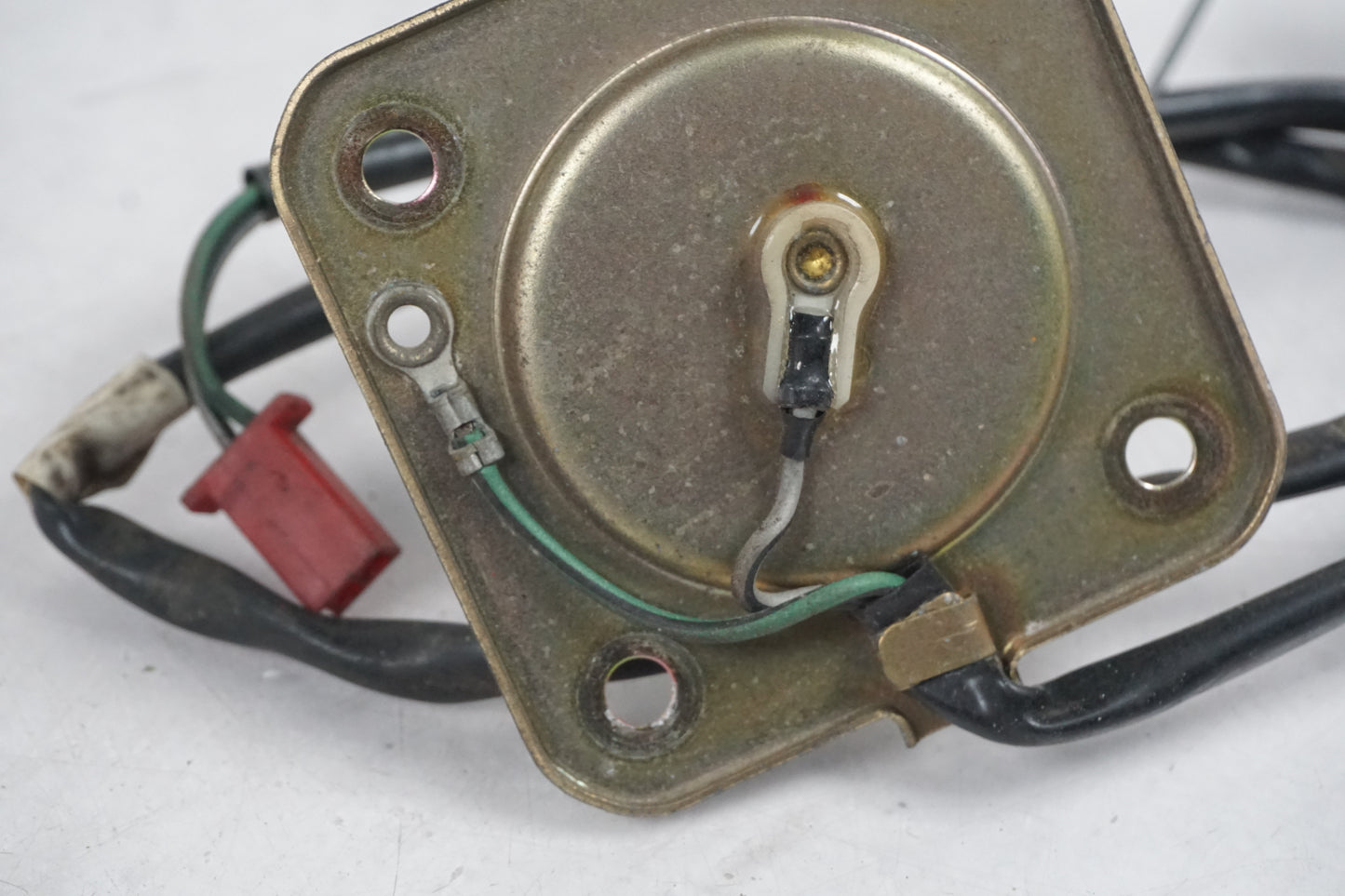 Höger sida på Bensintankgivare från en Honda CBR 1000 F -1987 motorcykel.