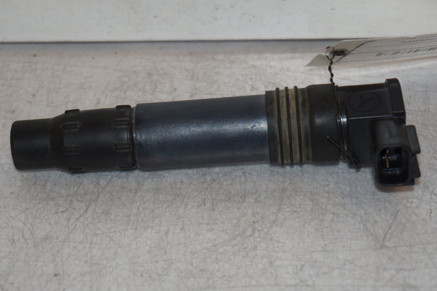 Framsidan på Tändspole från en Kawasaki Z 750 -2008 motorcykel.