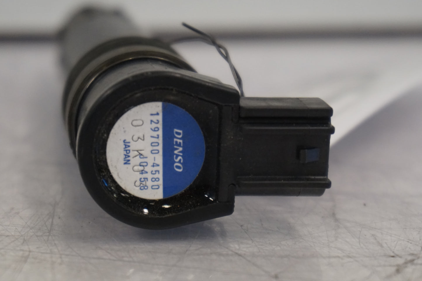 Snett nerifrån på Tändspole från en Kawasaki Z 750 -2008 motorcykel.