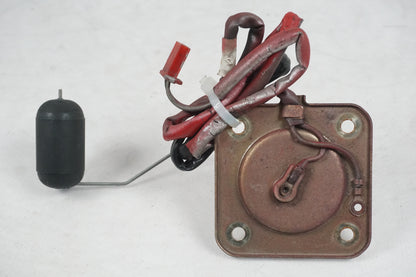 Framsidan på Bensintankgivare från en Honda CBR 1000 F -1987 motorcykel.