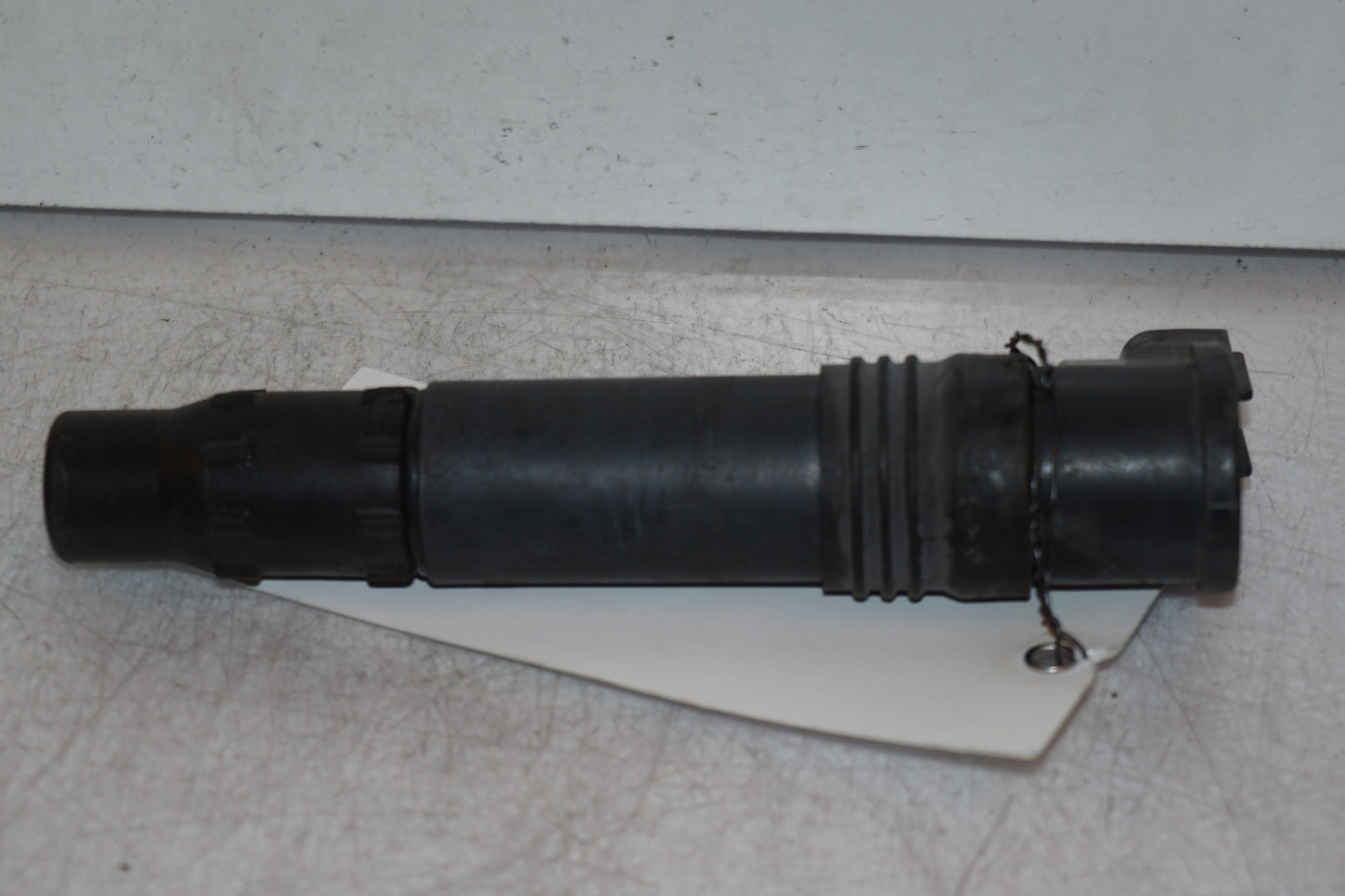 Höger sida på Tändspole från en Kawasaki ZX-9R -1998 motorcykel.