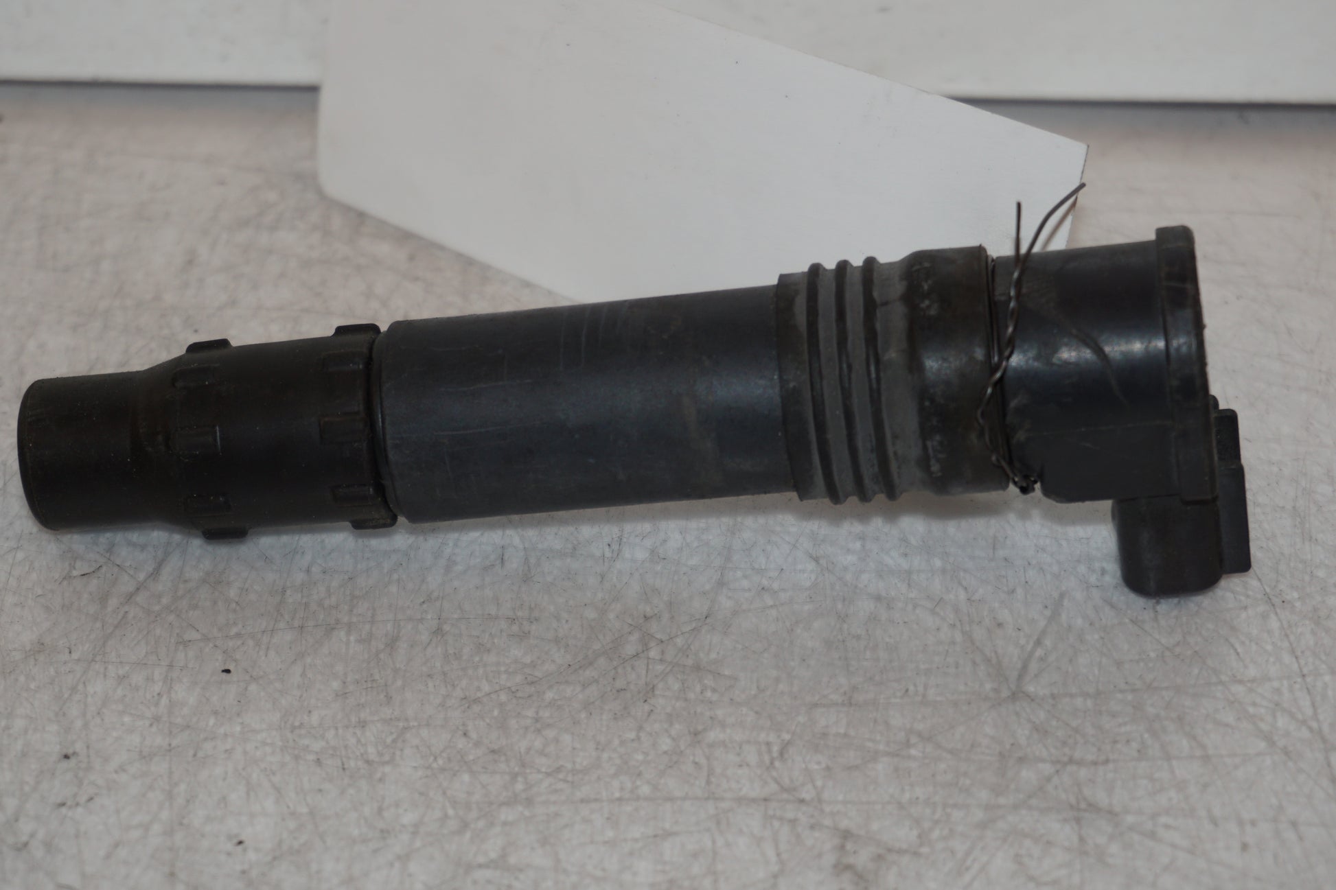 Vänster sida på Tändspole från en Kawasaki ZX-9R -1998 motorcykel.