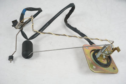 Snett uppifrån på Bensintankgivare från en Honda CBR 1100 XX -1998 motorcykel.