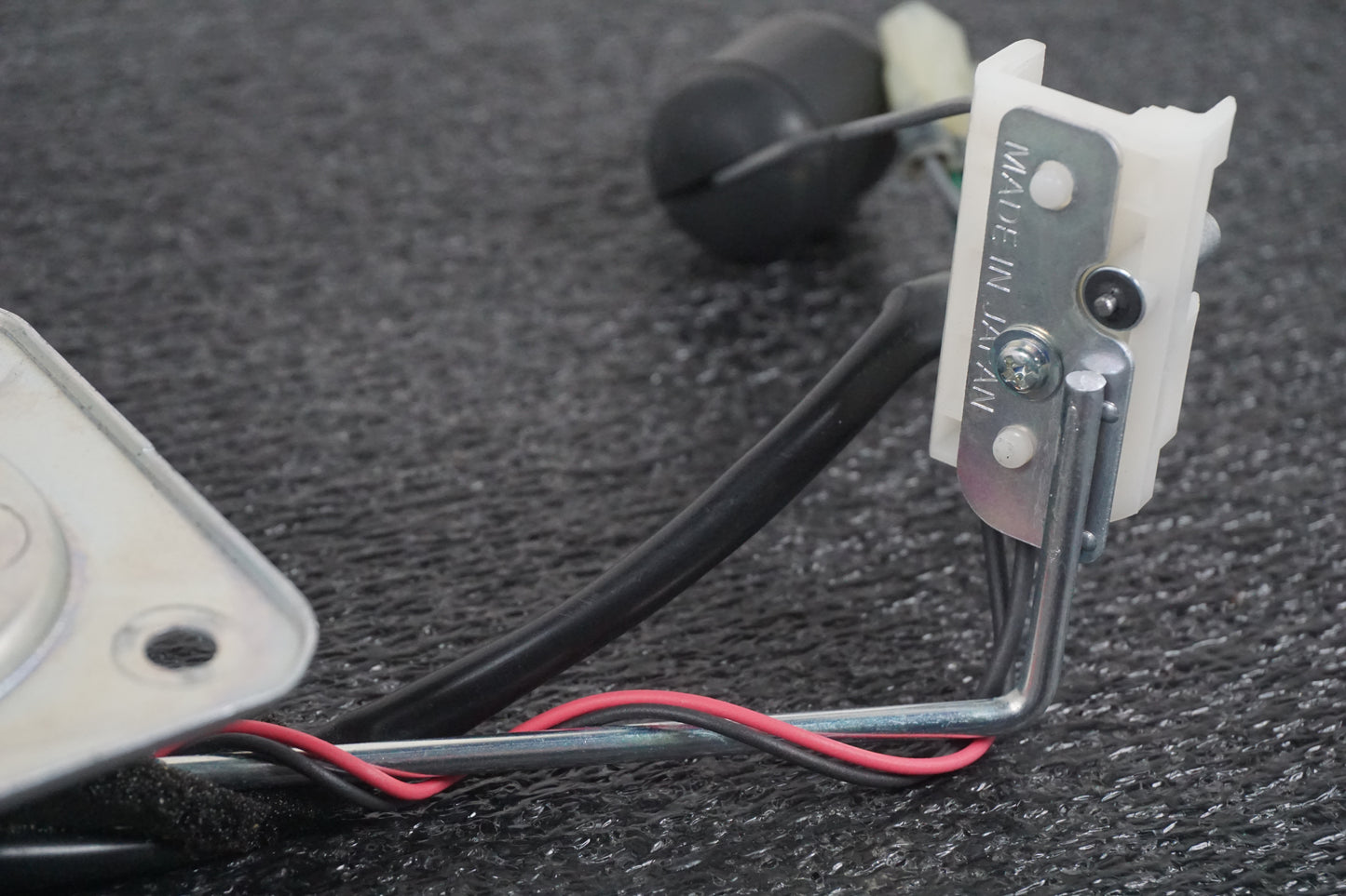 Höger sida på Bensintankgivare från en Honda CB 600 Hornet -2007 motorcykel.