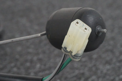 Vänster sida på Bensintankgivare från en Honda CB 600 Hornet -2007 motorcykel.