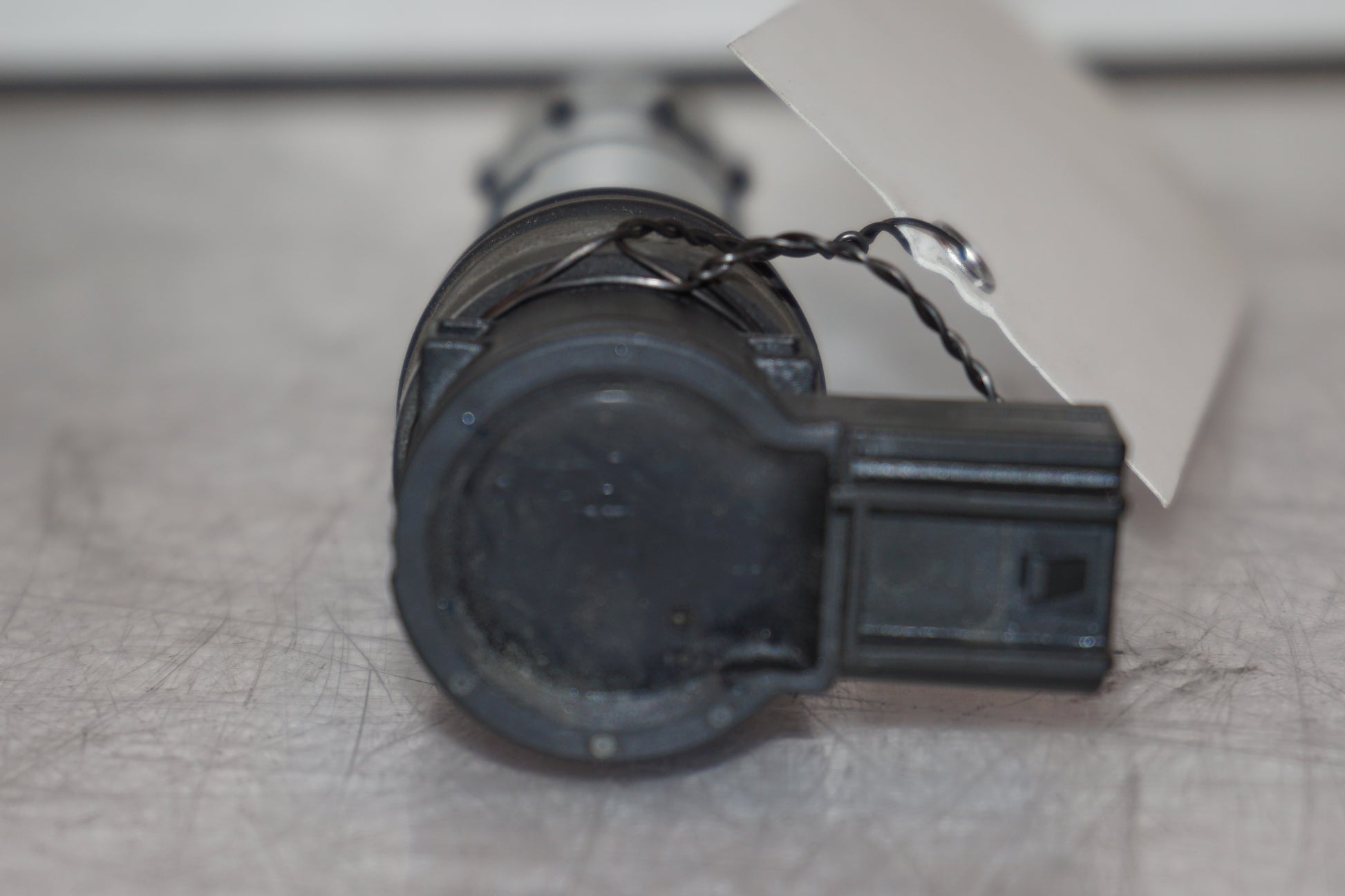 Snett nerifrån på Tändspole från en Kawasaki Z 900 -2017 motorcykel.