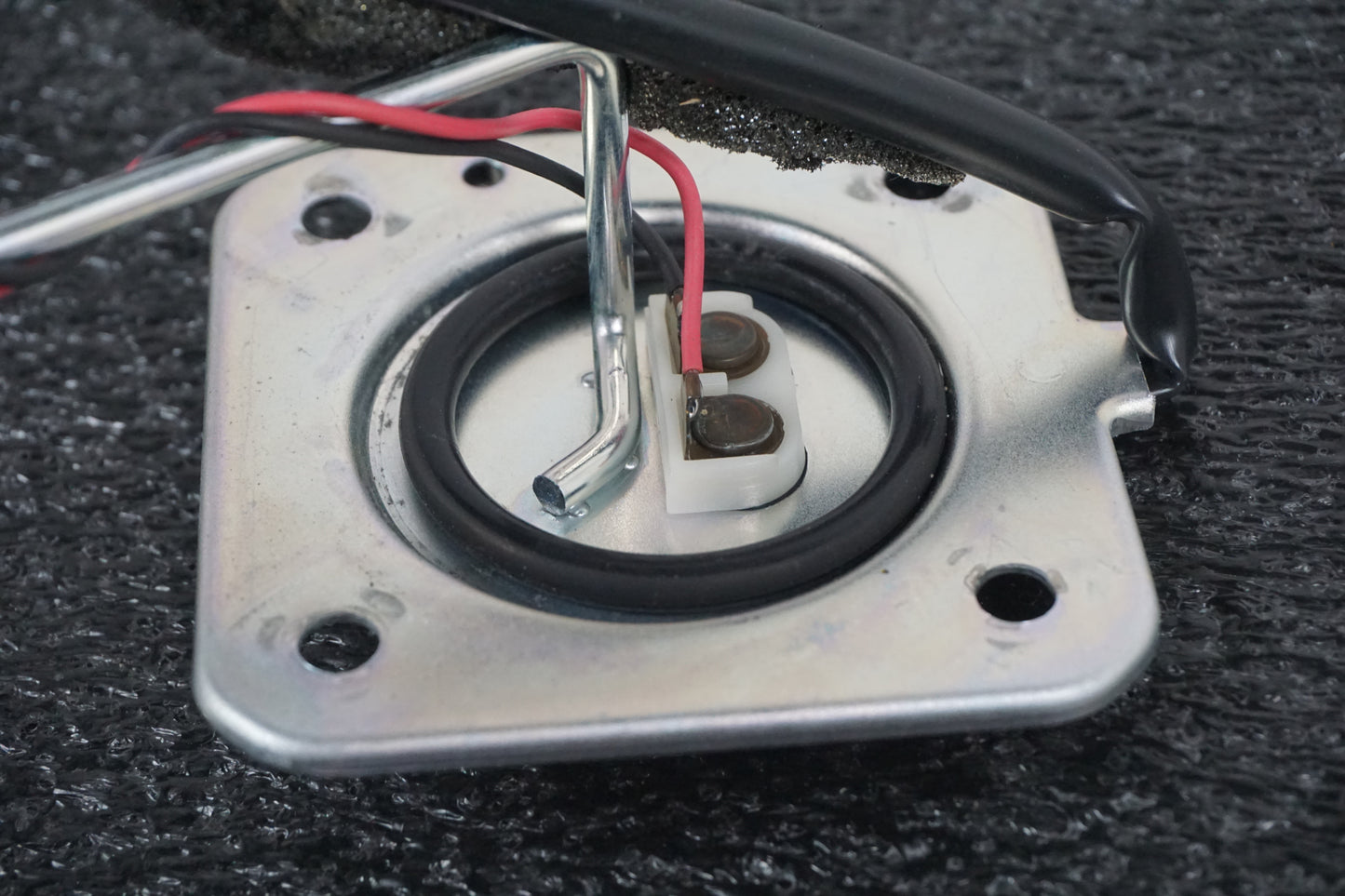 Extrabild1 på Bensintankgivare från en Honda CB 600 Hornet -2007 motorcykel.