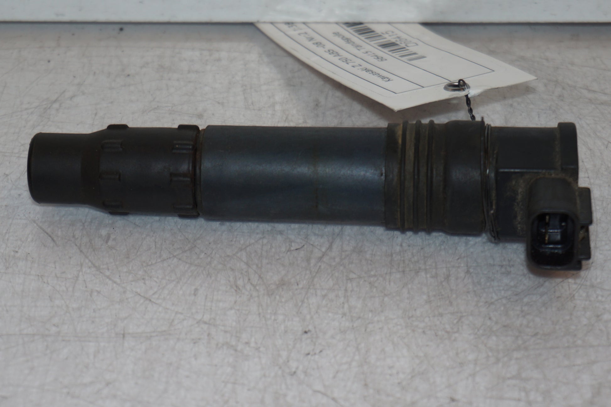 Framsidan på Tändspole från en Kawasaki Z 750 -2008 motorcykel.